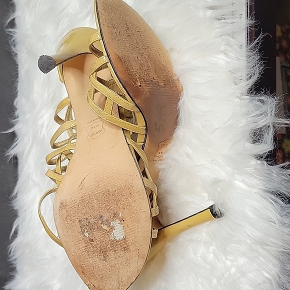 STUART WEITZMANN Nude Colored Strappy Sandals Size 8.5 - Picture 5 of 9